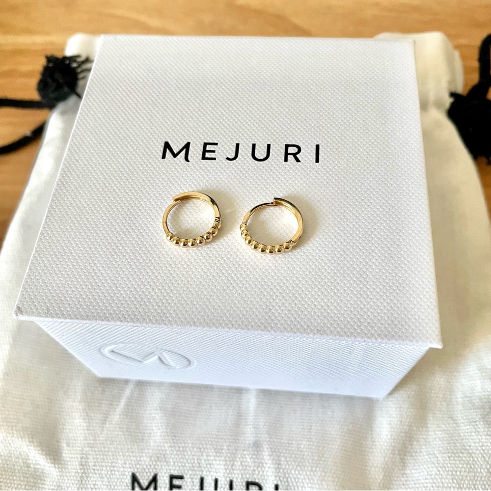 NWT Mejuri Beaded Huggie Hoops in 14k gold